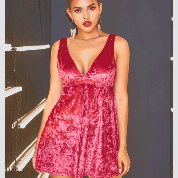 Red velvet new dress! Never worn! - Picture 1 of 2